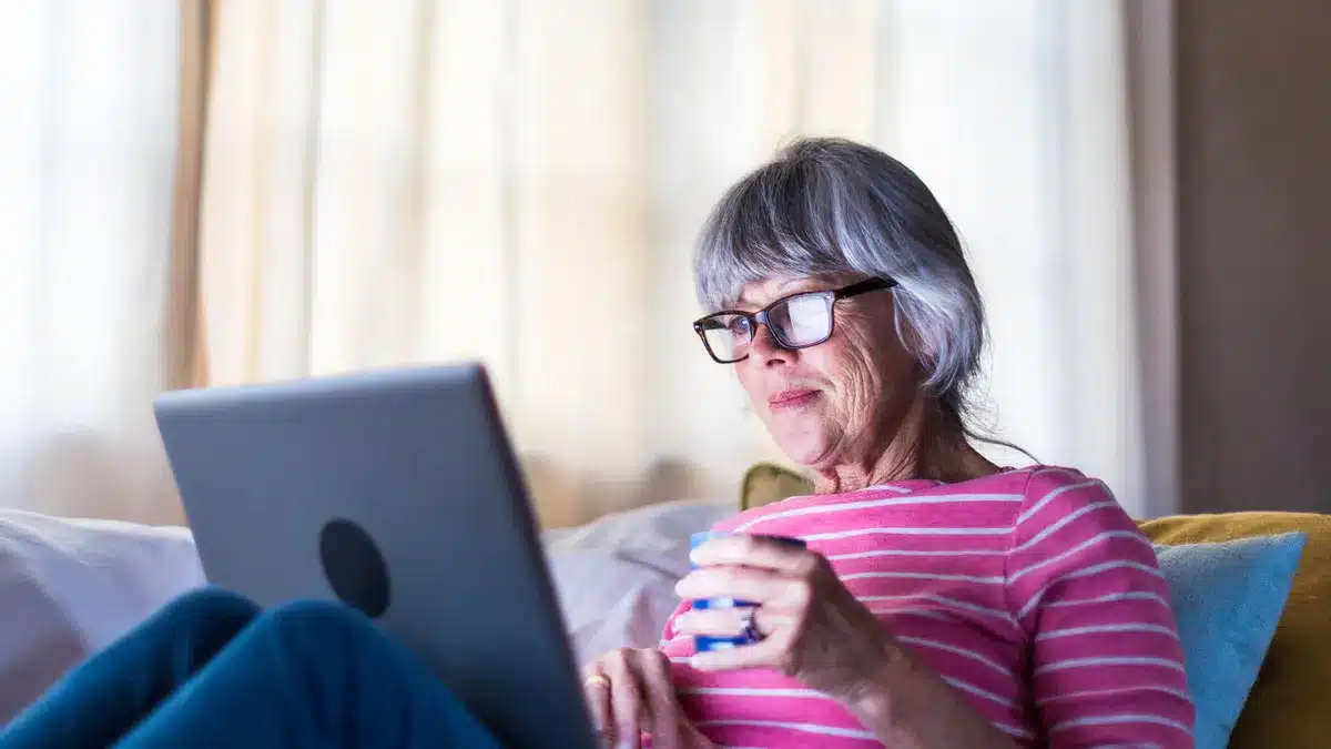 idosos na internet Superando Desafios e Ganhando Autonomia Online